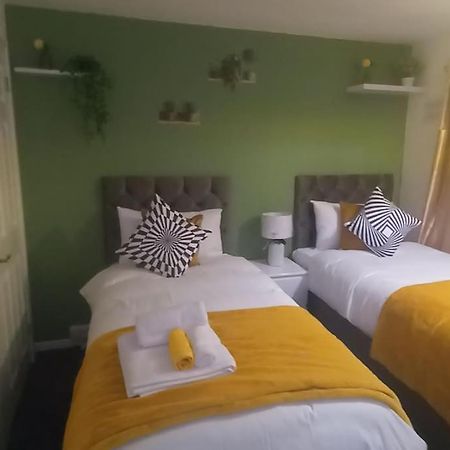 Golden Plush Suites - Beautiful Luxury 3 Bed House In 莱切斯特 外观 照片