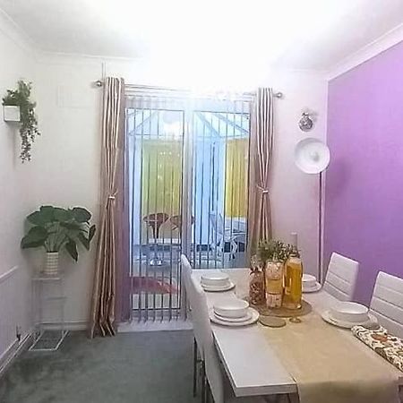 Golden Plush Suites - Beautiful Luxury 3 Bed House In 莱切斯特 外观 照片