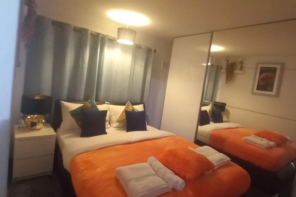 Golden Plush Suites - Beautiful Luxury 3 Bed House In 莱切斯特 外观 照片