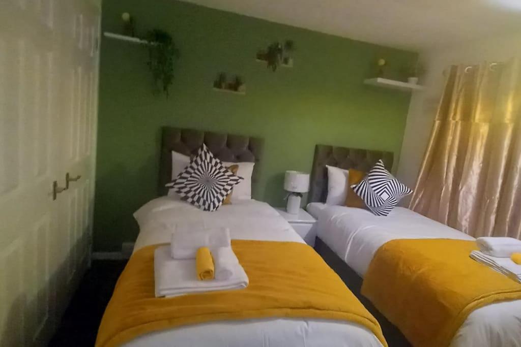 Golden Plush Suites - Beautiful Luxury 3 Bed House In 莱切斯特 外观 照片