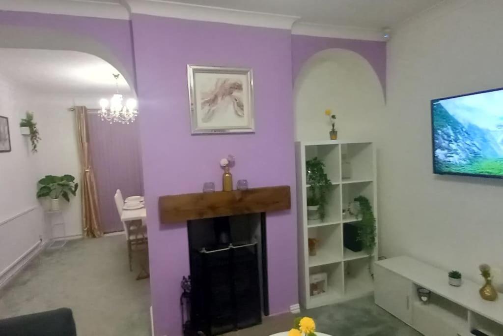 Golden Plush Suites - Beautiful Luxury 3 Bed House In 莱切斯特 外观 照片